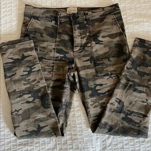 Sanctuary(Anthropology), camo jeans, zipper ankle, size 29